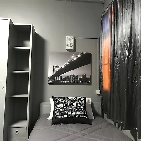 Add Home Hostel Vipavadee 42